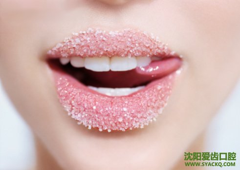 你是适合做美容冠的人吗?
你是适合做美容冠的人吗?